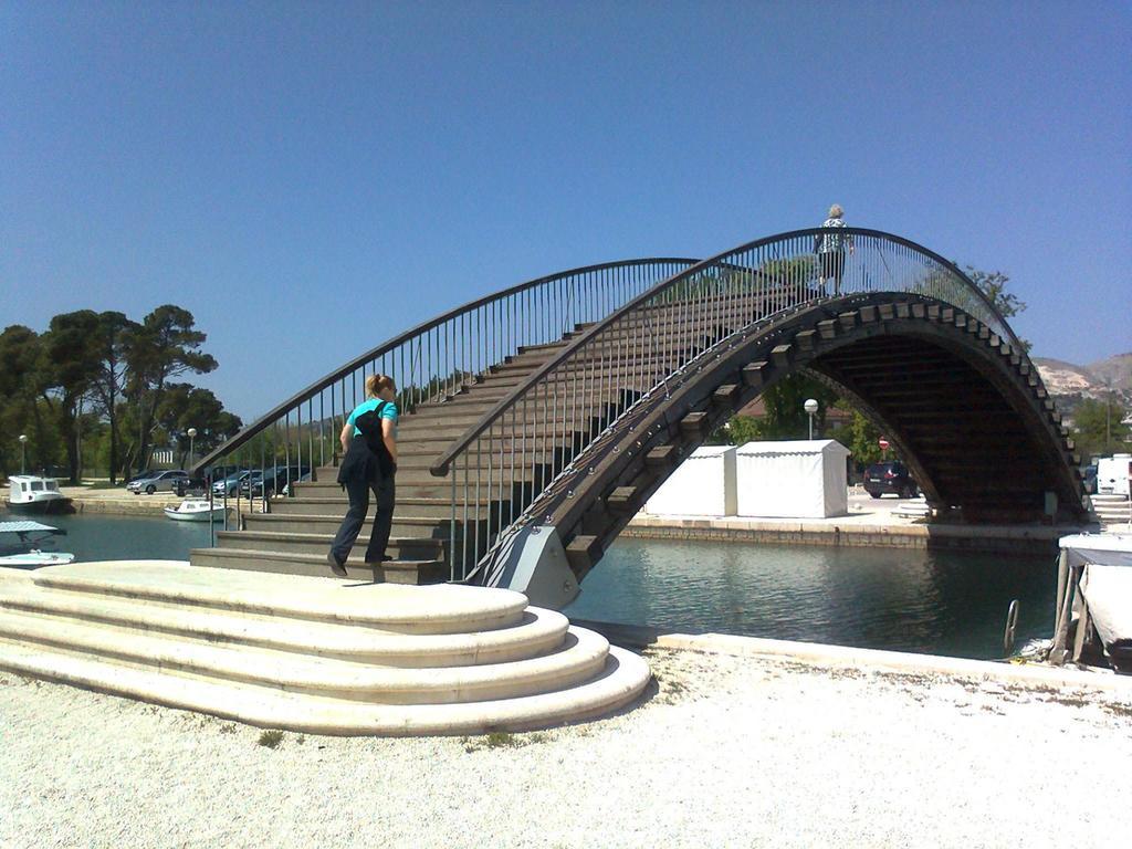 Hostel Marina Trogir Luaran gambar