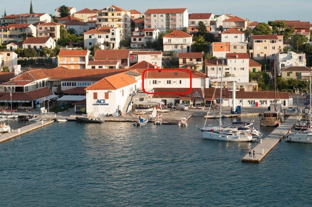 Hostel Marina Trogir Luaran gambar
