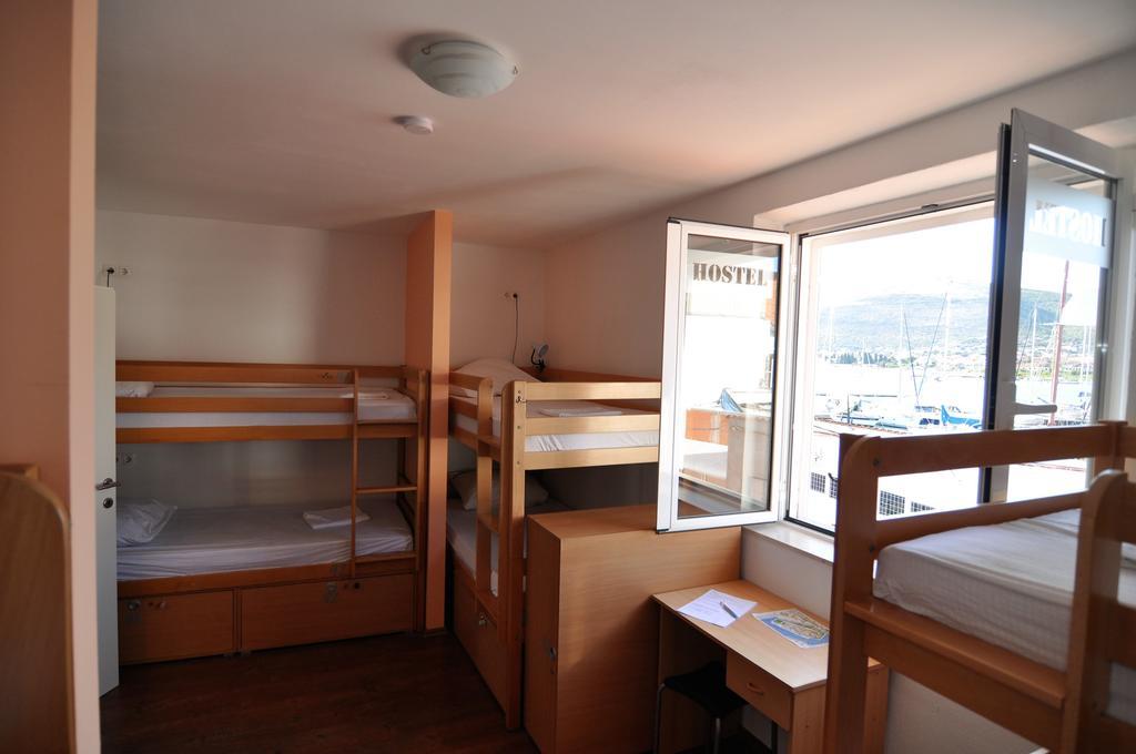 Hostel Marina Trogir Luaran gambar